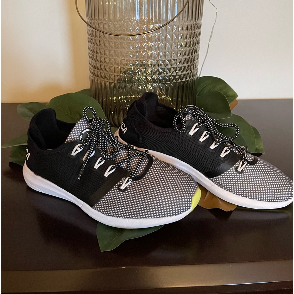 Nautica runners